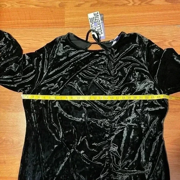 Future Collective Women Plus 4X Black Velour Party Dress Ruched Open Back NEW - Picture 7 of 9